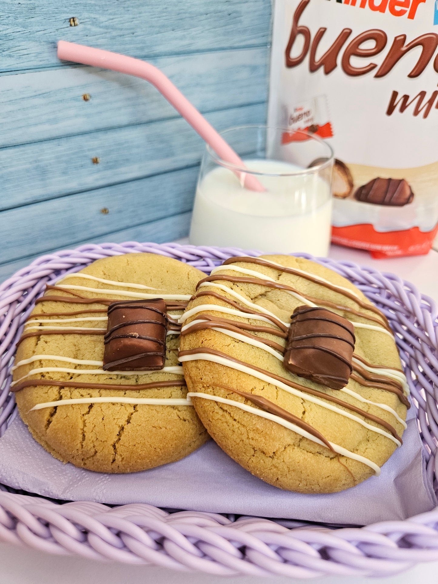 Kinder Bueno stuffed cookie